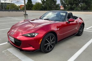 Владелец Mazda MX-5 Miata 2024 проехал 4700 км и не согласен с потерей стоимости