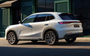 Новый игрок на рынке Geely EX5 EM-i: тест-драйв гибридного кроссовера с запасом хода почти 1000 км