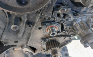Пошаговая инструкция по замене сальника коленвала своими руками и причины его выхода из строя