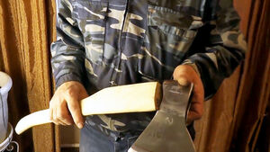 Правильно насаживаем топор на топорище