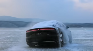 Владелец BYD Yangwang U7 разоблачил миф о самоочистке от снега и повеселил всех