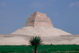 Пирамида, которая рухнула