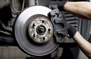 Почему скрипят тормоза – чем это чревато и как с этим справиться