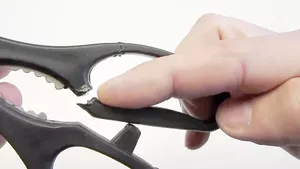 Как отремонтировать сломанную пластиковую ручку ножниц