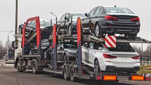 Новый «удар» утильсбором: как с 1 апреля могут взлететь цены на BMW и Mercedes-Benz в России