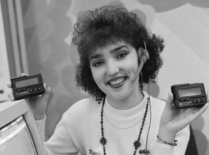 Москвичи возвращаются к истокам связи: рации, пейджеры и стационарные телефоны на пике популярности из-за сбоев интернет