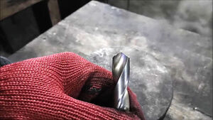 Как правильно заточить сверло вручную