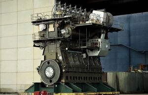 Финский дизель-великан, что больше 4-этажного дома и мощнее сотни локомотивов