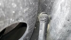 Замена вентиля (соска) бескамерной шины без снятия колеса с авто