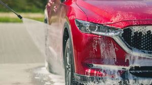 Запретные места: где в России нельзя мыть машину, чтобы не попасть на штраф