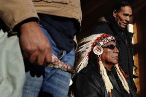 История о трёх иностранцах и мудром вожде: испытание на понимание счастья