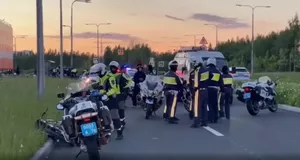 Рейд на районе: полиция пресекла шумную сходку мотоциклистов