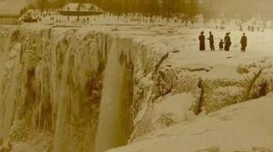 Застывший водопад: когда стихия замирает