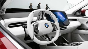 BMW отказалась от физических кнопок в новых моделях: что изменится для водителей