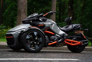 BRP Can-Am SPYDER F3-S: спортивный трицикл с мотором Rotax 1330 и режимом SPORT
