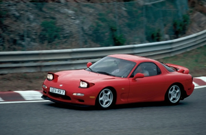 10 культовых автомобилей 90-х: как японские спорткары и суперкар McLaren F1 изменили рынок