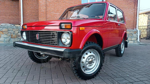Редкая Лада 4x4 2121 Нива 1977 года после реставрации выставлена на продажу
