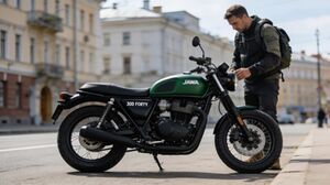 JAWA 300 FORTY TWO: инжектор, шесть передач и дисковые тормоза до 400 тысяч