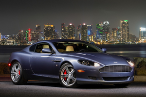 Aston Martin DB9 с пробегом 11 000 миль продают без резерва в США