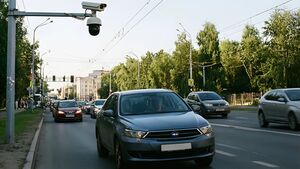 Где камеры штрафуют чаще всего: антирейтинг регионов по проезду на красный в 2026 году