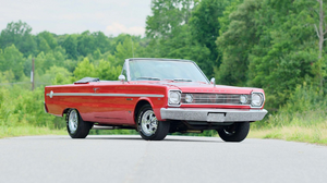 Редкий кабриолет Plymouth Belvedere 1966 года с Hemi: неочевидный тюнинг и заводские детали
