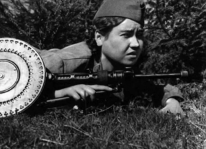 Одна девушка, три пулемёта и 72 раны: как Маншук Маметова в одиночку держала высоту