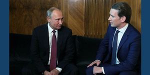 АМЕРИКАНСКИЙ ПОСОЛ ПЫТАЕТСЯ ПЕРЕКУПИТЬ "АДВОКАТА ПУТИНА"