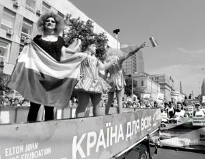 В ЕС призвали Порошенко возглавить гей-парад в Киеве