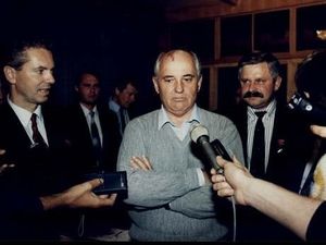 Почему Руцкой требовал арестовать Ельцина и других заговорщиков?