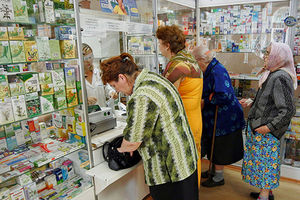 Денег на лекарства стало хватать почти у половины россиян