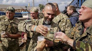 Паника в киеве: куда девать нацбаты, как не лишиться кормушки, о чём договорилась россия с сша?