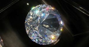 Искусственные кристаллы Swarovski: в чем секрет невероятного процветания компании