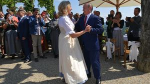 Глава МИД Австрии Кнайсль: Европе пора прозреть - с Россией нужно сотрудничать.