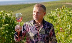 Олег Скрипка заявил, что русские заставили украинцев пить водку