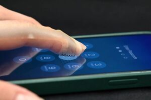 Инженеры представили ультратонкий патч для ощущения виртуальных текстур