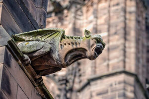 В чём секрет горгулий: Он символа грешников до героев современной поп-культуры