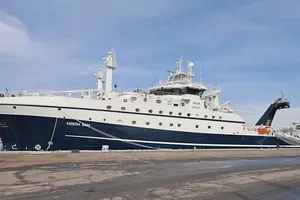 Введен в строй пятый российский супертраулер проекта СТ-192