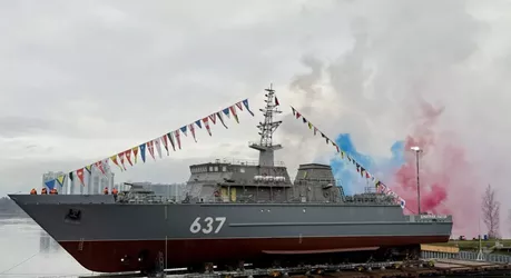 Одиннадцатый российский тральщик с монолитным корпусом из стеклопластика спустили на воду