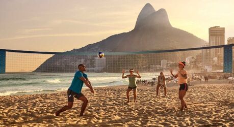 Почему все спортивные мячи имеют собственную форму, размер и материал