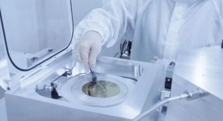 Парализованный пациент в Китае вернулся к работе и обрёл мобильность с помощью нейроинтерфейса