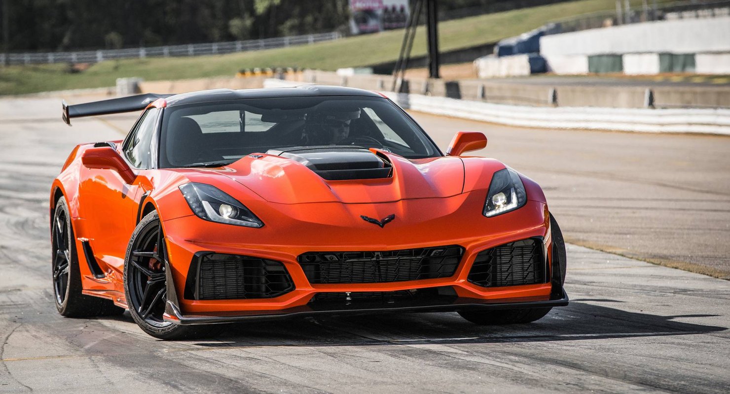 Владельцы Corvette C7 Z06, ZR1 столкнулись с дефицитом шин для авто.