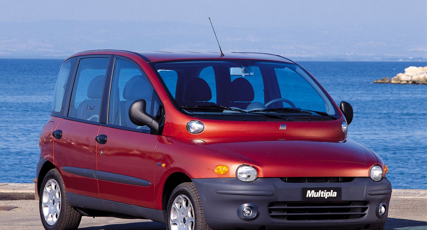 Машина Fiat Multipla