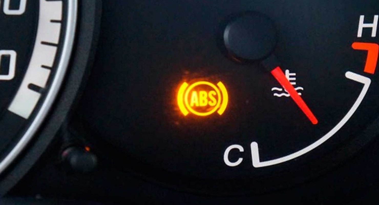 Почему горит лампочка абс. Лампочка АБС В авто. Лампочка ABS Note ABS. Лампочка радиатора автомобиля загорелась. Mini Cooper ABS горит лампочка.