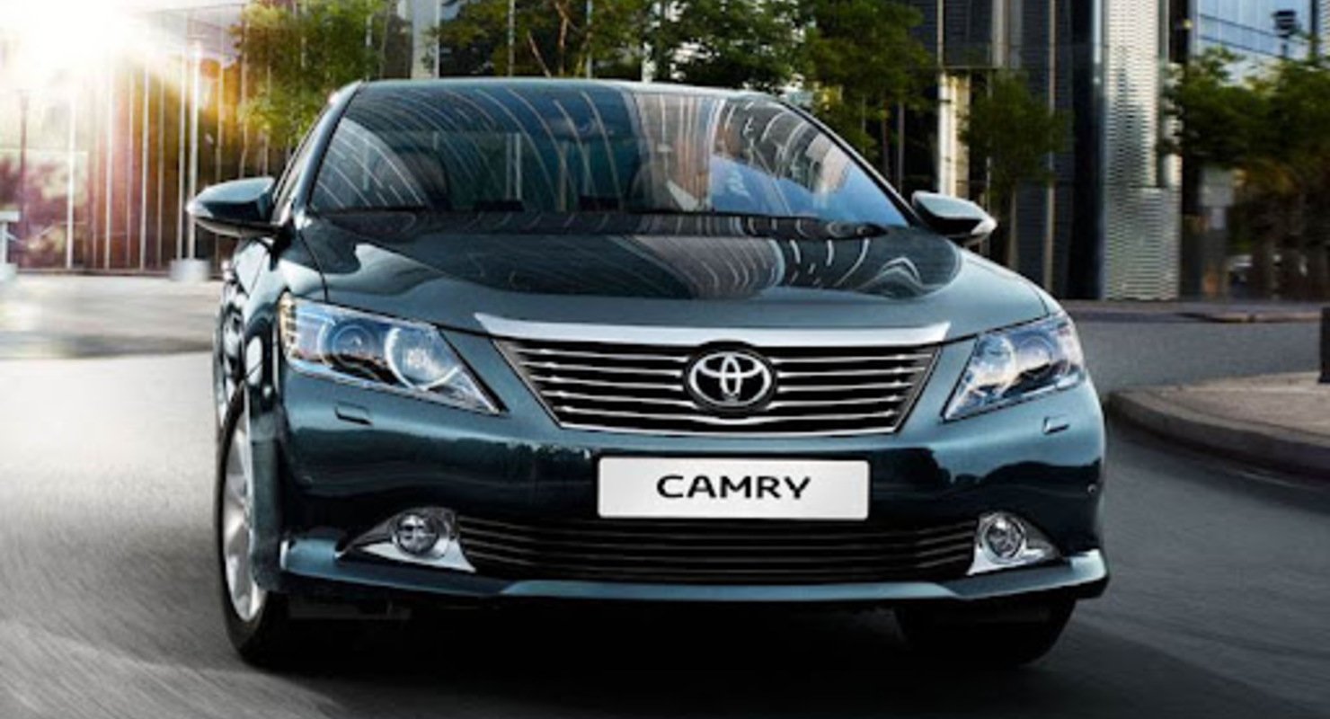 Какая камри лучше. Toyota Camry xv50. Camry 50. Русская Камри. Камри или Фольксваген.