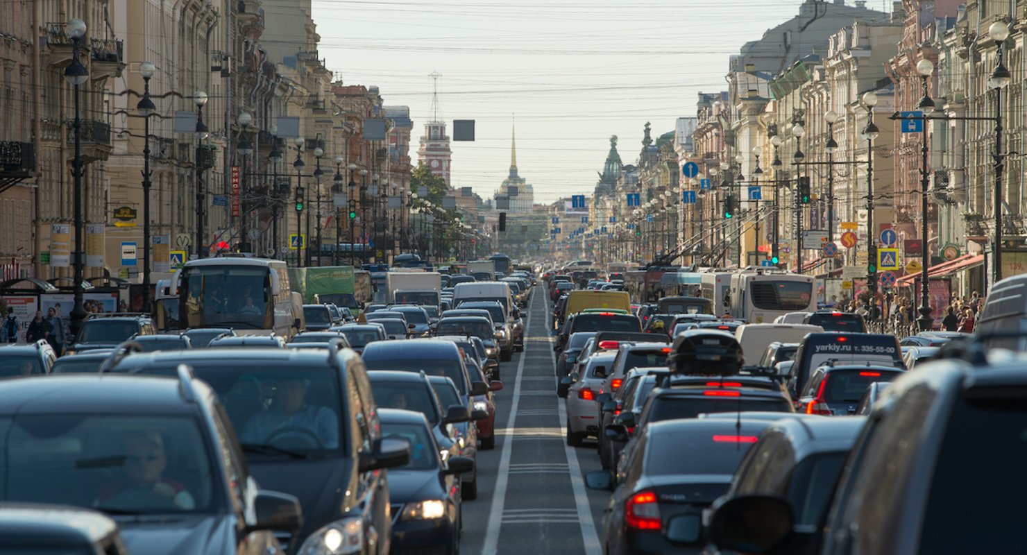 Движение на автомобиле в санкт петербурге. Пробки на Невском проспекте.