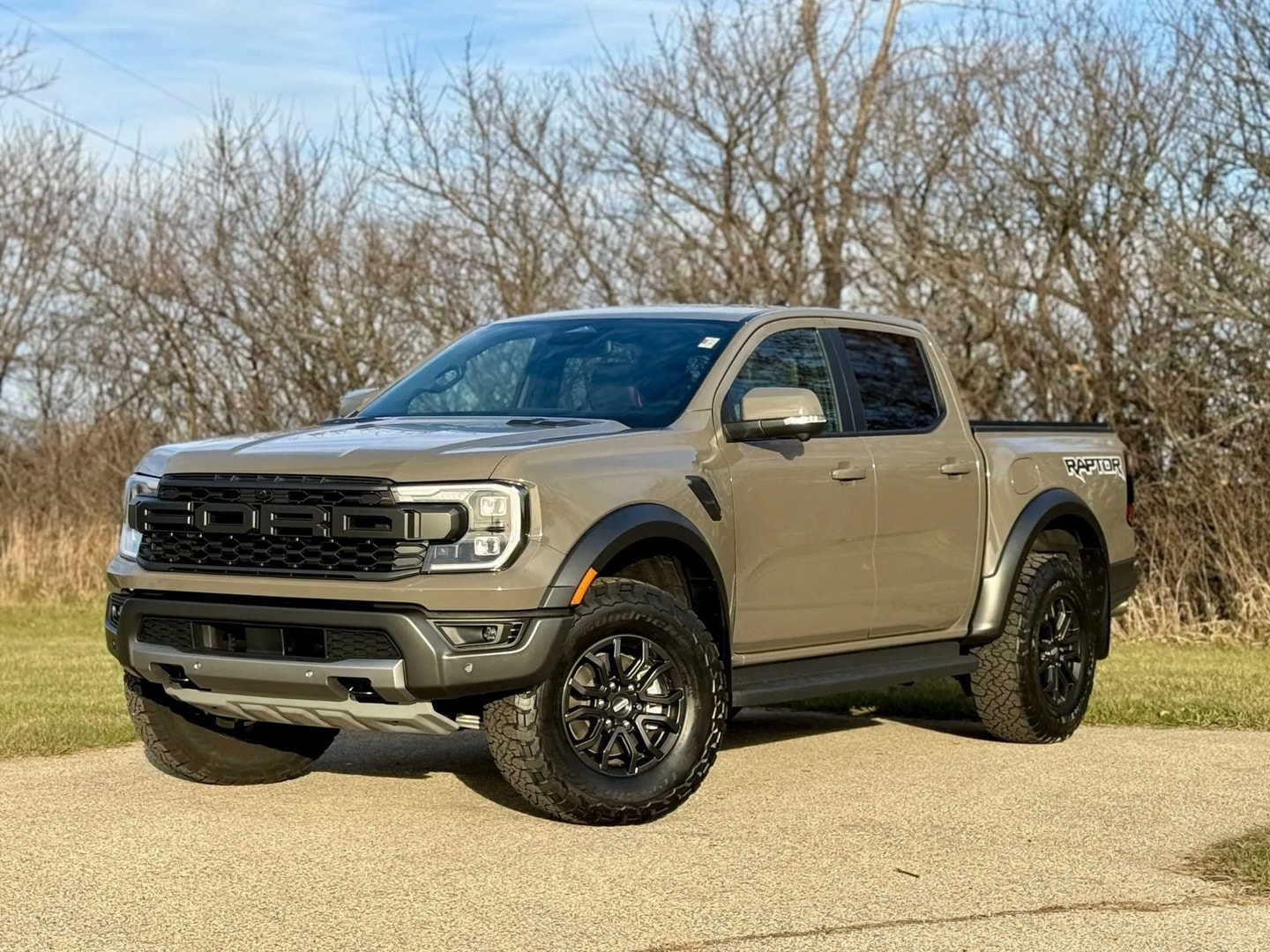 Владелец Ford Ranger Raptor 2025 проехал 1600 км и почти не потерял в цене